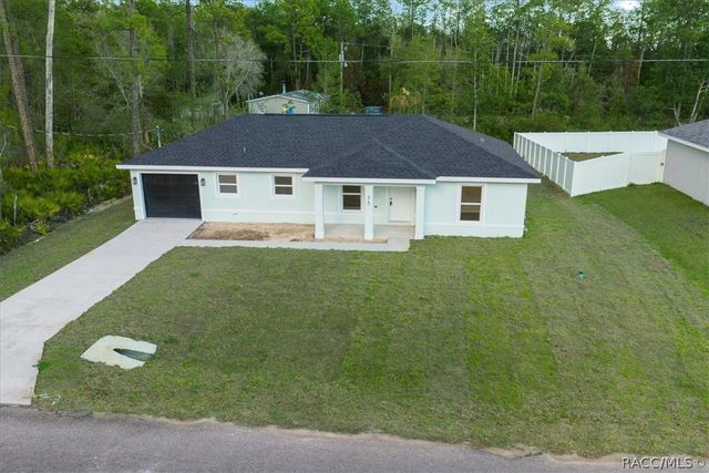 35 Sequoia Trail, Ocklawaha, FL 32179