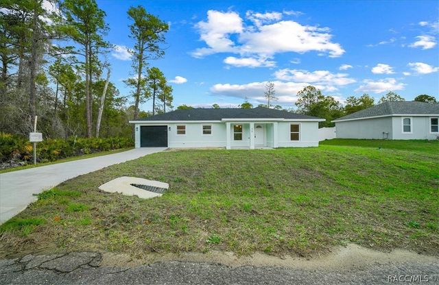35 Sequoia Trail, Ocklawaha, FL 32179