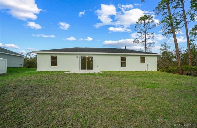 35 Sequoia Trail, Ocklawaha, FL 32179