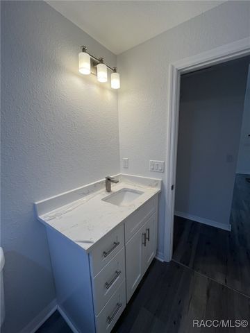 35 Sequoia Trail, Ocklawaha, FL 32179