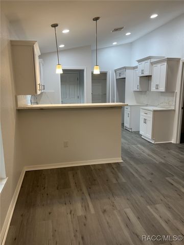 35 Sequoia Trail, Ocklawaha, FL 32179