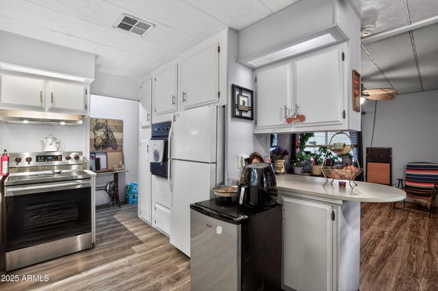 7300 N 51ST Avenue G142, Glendale, AZ 85301