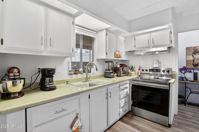 7300 N 51ST Avenue G142, Glendale, AZ 85301