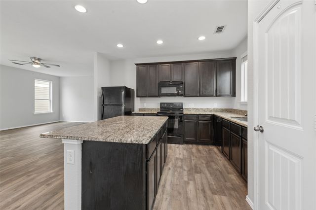 1009 Providence Boulevard, Providence Village, TX 76227