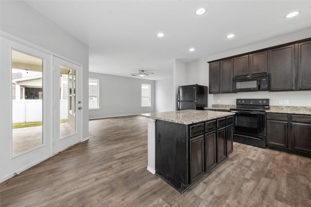 1009 Providence Boulevard, Providence Village, TX 76227