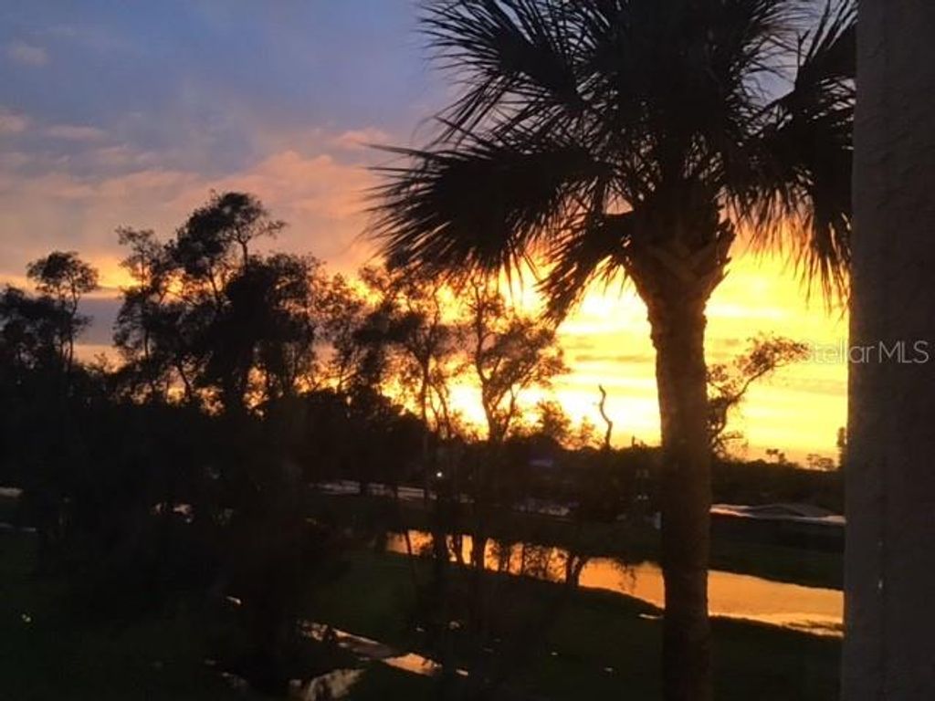 9450 HARBOR GREENS WAY 301, Seminole, FL 33776