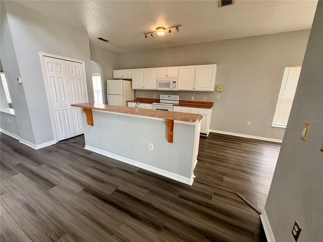 1202 CUMBRIAN LAKES COURT, Kissimmee, FL 34746
