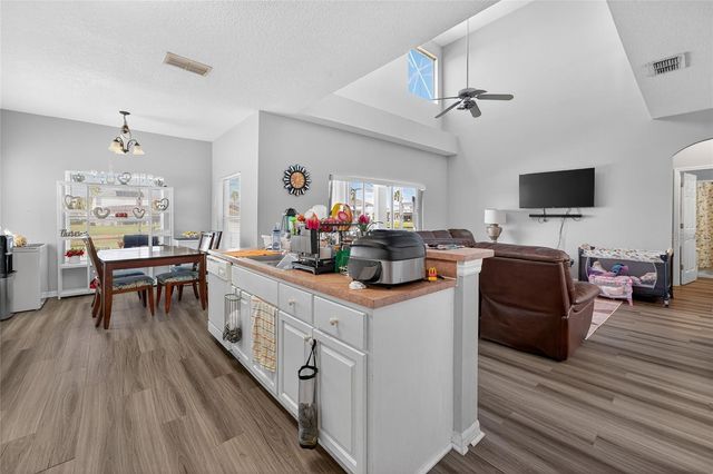 1202 CUMBRIAN LAKES COURT, Kissimmee, FL 34746