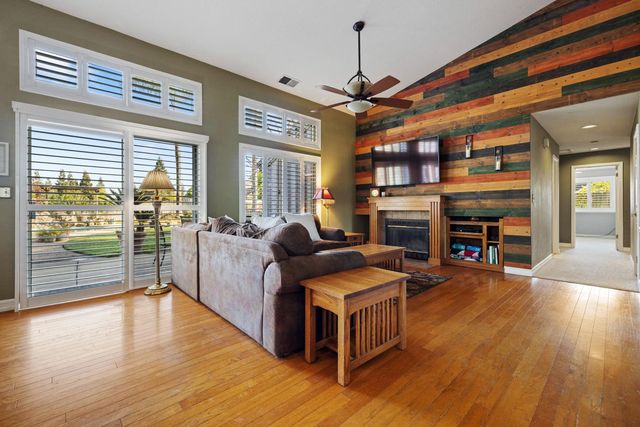 11317 Wild Oak Dr, Oakdale, CA 95361