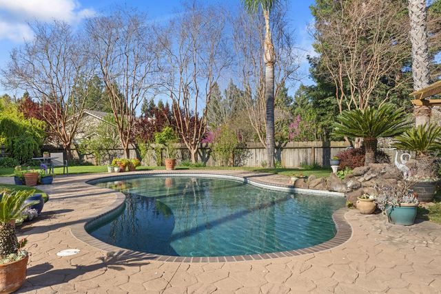 11317 Wild Oak Dr, Oakdale, CA 95361