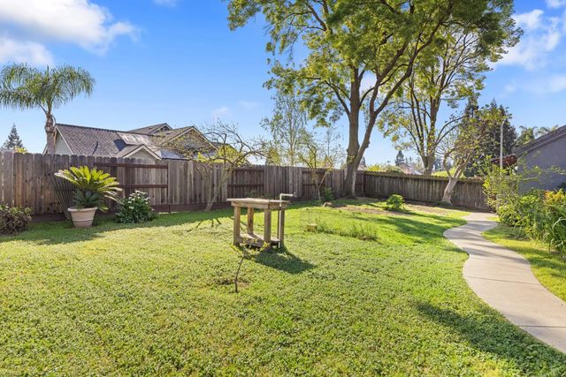 11317 Wild Oak Dr, Oakdale, CA 95361