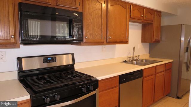 93 KENWOOD DR, Sicklerville, NJ 08081