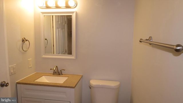 93 KENWOOD DR, Sicklerville, NJ 08081