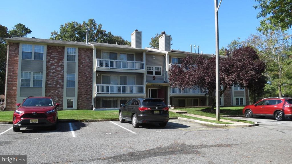 93 KENWOOD DR, Sicklerville, NJ 08081