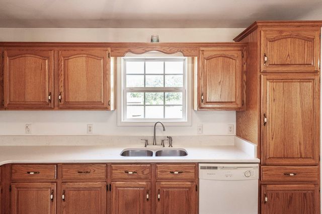 531 Governor Hall Rd, Castalian Springs, TN 37031