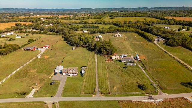 531 Governor Hall Rd, Castalian Springs, TN 37031