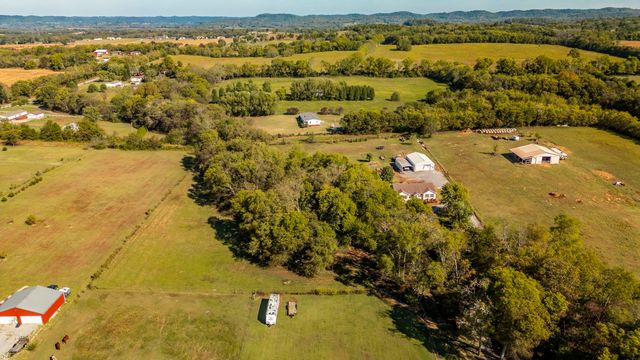 531 Governor Hall Rd, Castalian Springs, TN 37031