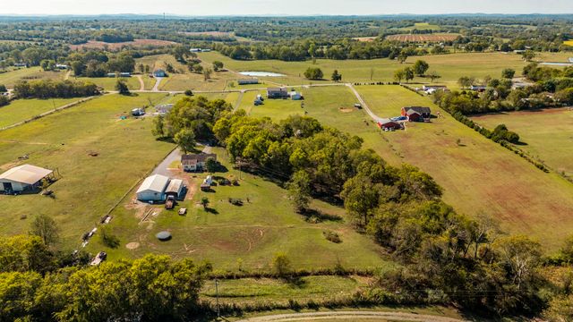 531 Governor Hall Rd, Castalian Springs, TN 37031