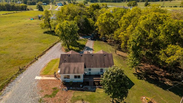 531 Governor Hall Rd, Castalian Springs, TN 37031