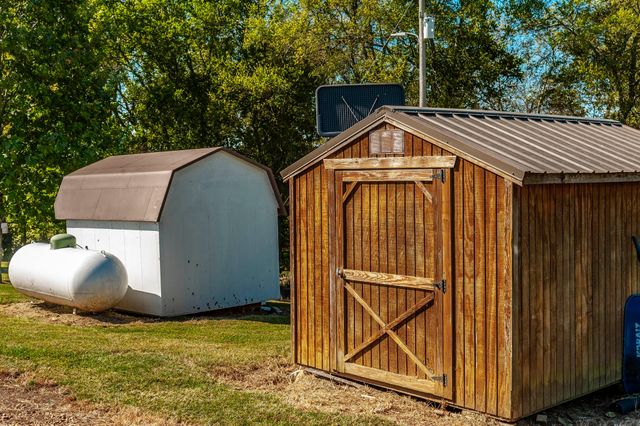 531 Governor Hall Rd, Castalian Springs, TN 37031