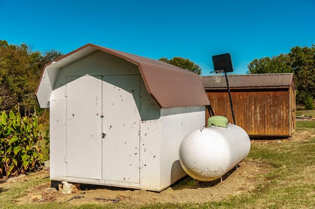 531 Governor Hall Rd, Castalian Springs, TN 37031