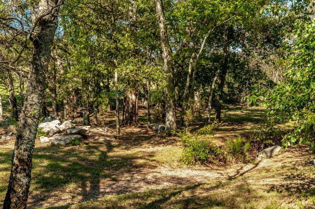 531 Governor Hall Rd, Castalian Springs, TN 37031