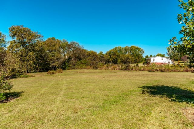 531 Governor Hall Rd, Castalian Springs, TN 37031