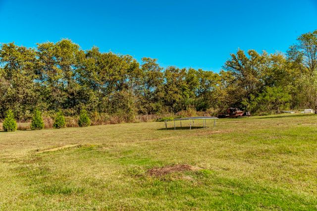 531 Governor Hall Rd, Castalian Springs, TN 37031