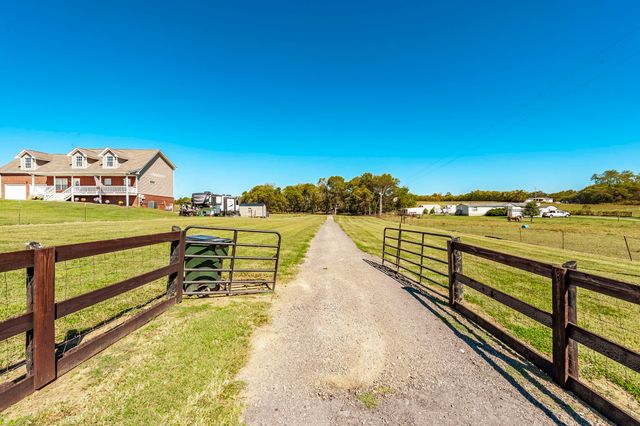 531 Governor Hall Rd, Castalian Springs, TN 37031