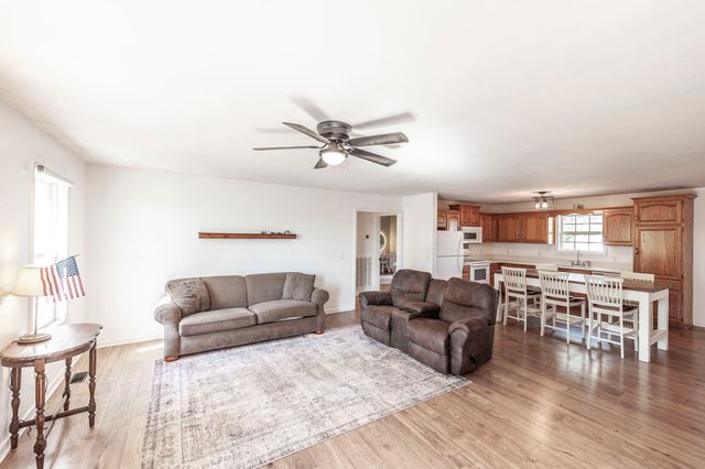 531 Governor Hall Rd, Castalian Springs, TN 37031