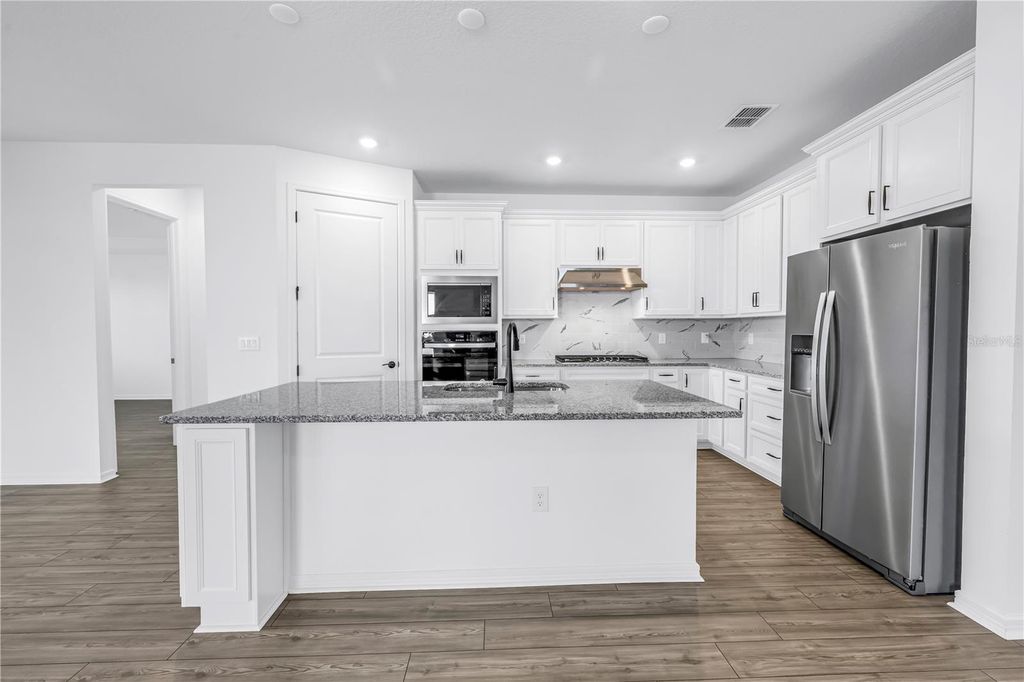 Image 16 of property listing at 9135 BARRIER COAST TRAIL, Parrish, FL 34219