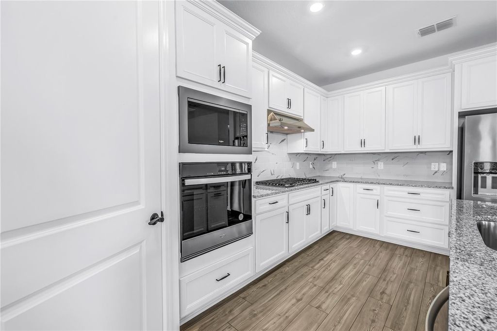 Image 17 of property listing at 9135 BARRIER COAST TRAIL, Parrish, FL 34219