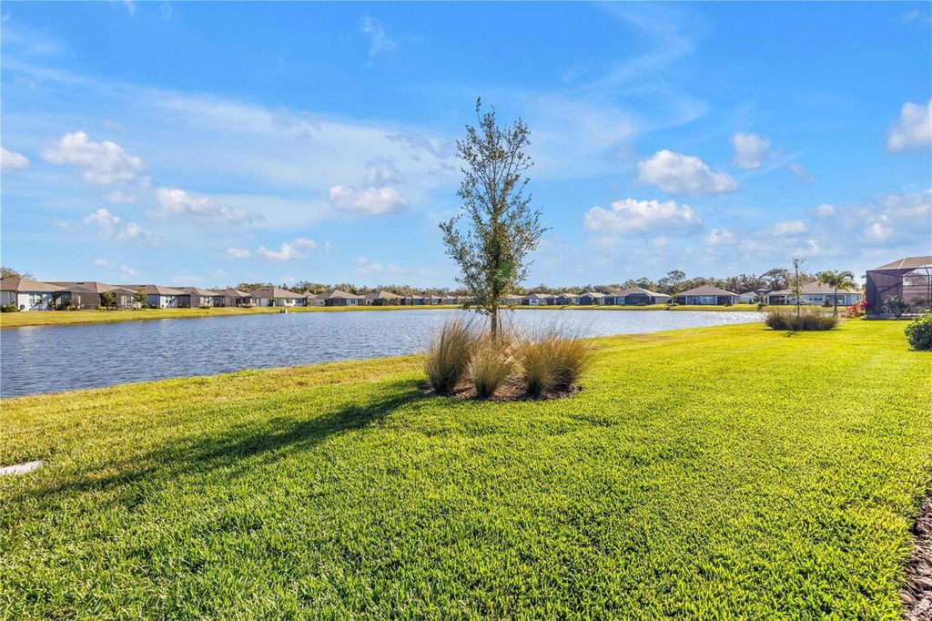 Image 6 of property listing at 9135 BARRIER COAST TRAIL, Parrish, FL 34219