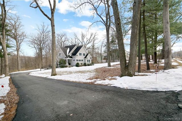 99 Summit Avenue, Central Valley, NY 10917