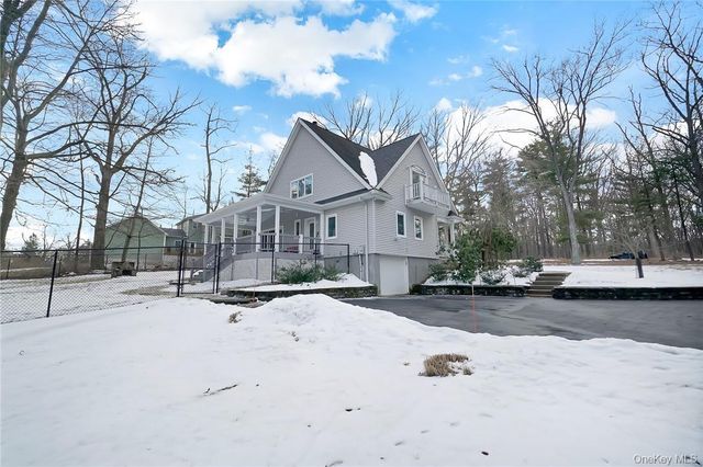 99 Summit Avenue, Central Valley, NY 10917