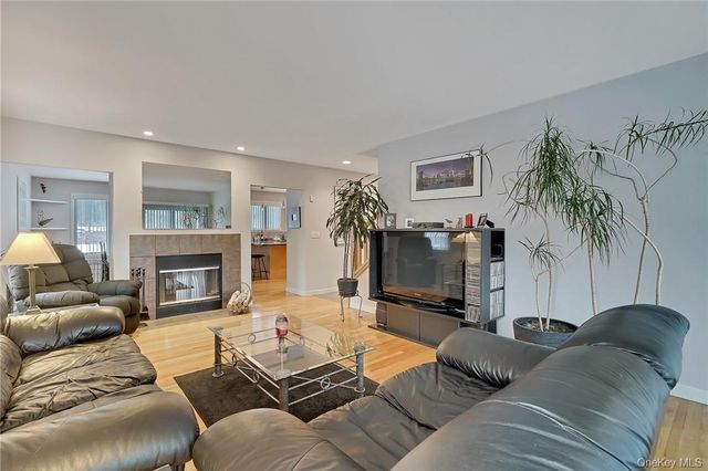 99 Summit Avenue, Central Valley, NY 10917