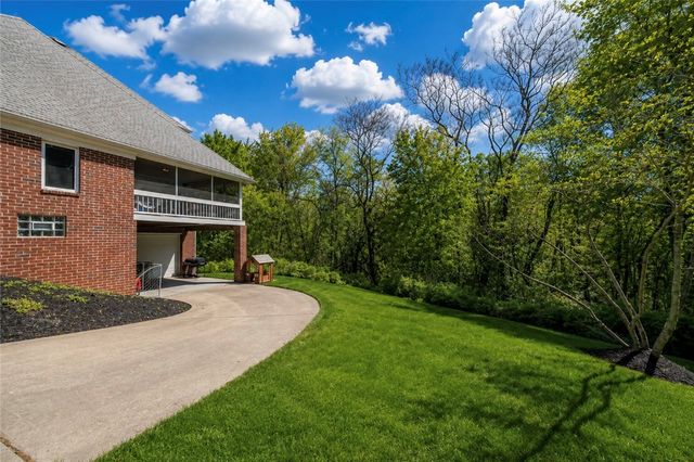 217 Pine Grove Ct, Marshall, PA 15005