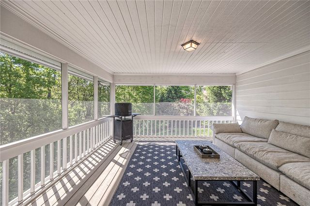 217 Pine Grove Ct, Marshall, PA 15005