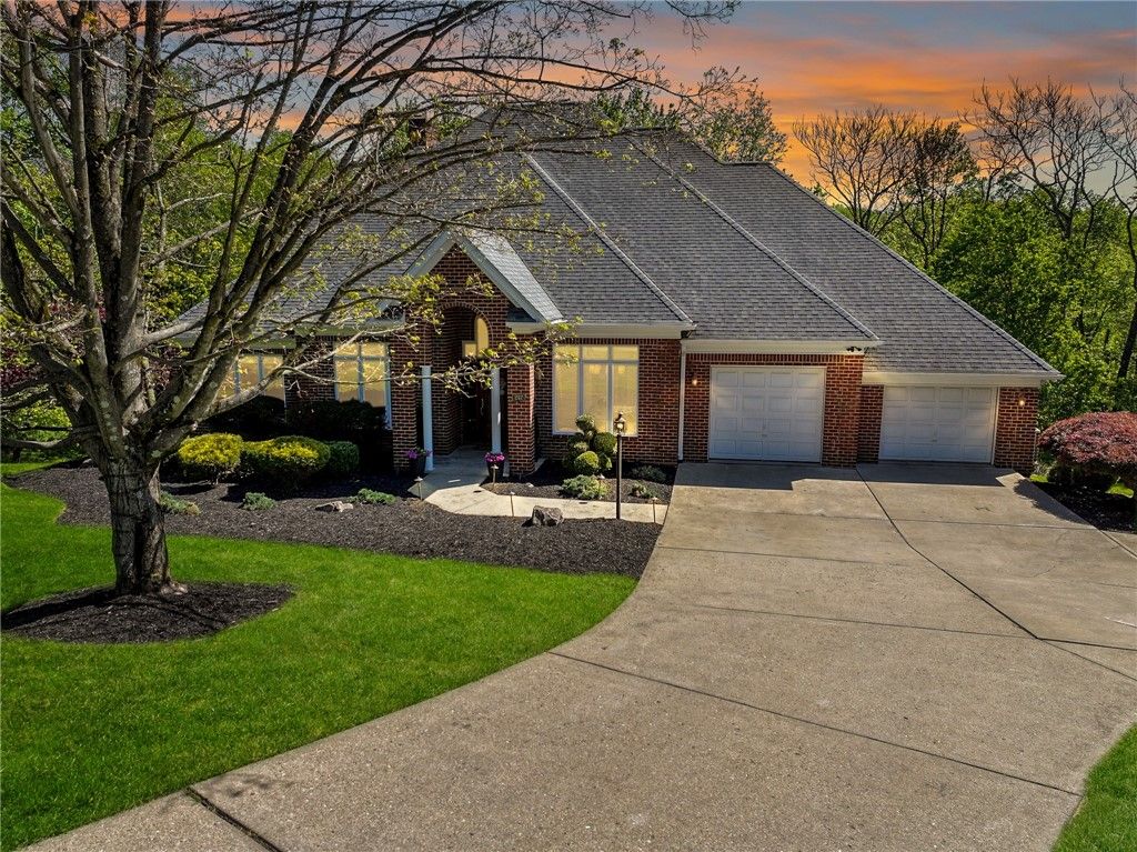 217 Pine Grove Ct, Marshall, PA 15005