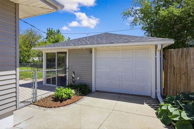 2906 Russell Drive NE, Cedar Rapids, IA 52402
