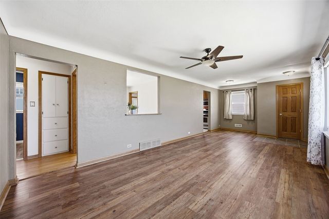 2906 Russell Drive NE, Cedar Rapids, IA 52402
