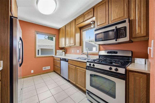 2906 Russell Drive NE, Cedar Rapids, IA 52402