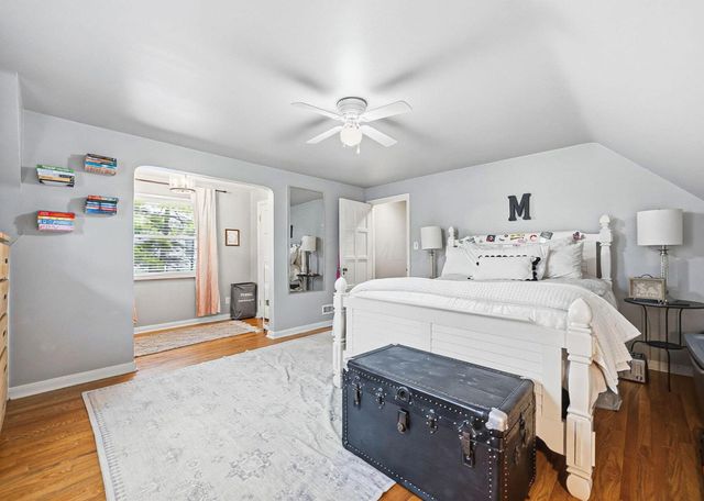 2808 E Broad Street, Bexley, OH 43209