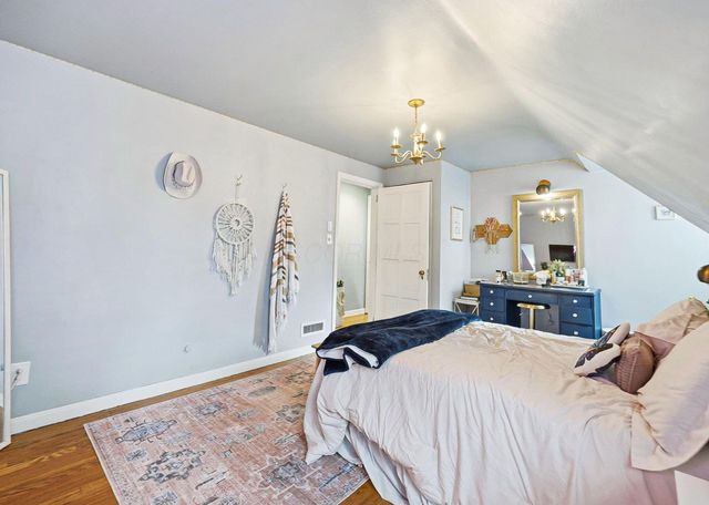 2808 E Broad Street, Bexley, OH 43209