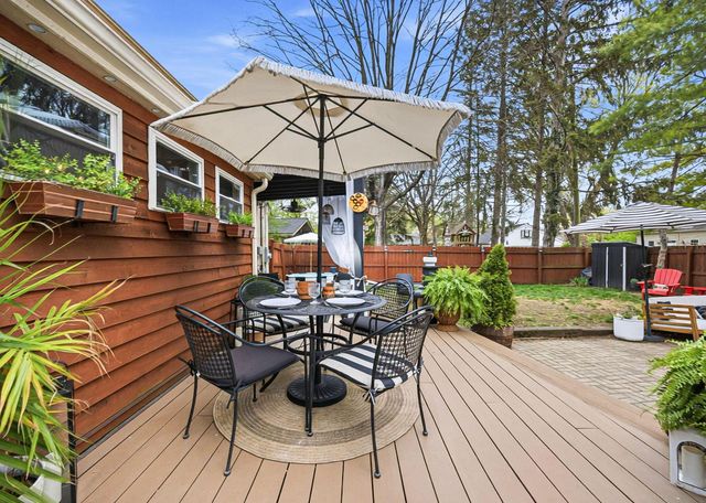 2808 E Broad Street, Bexley, OH 43209
