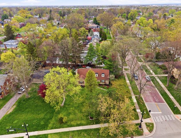 2808 E Broad Street, Bexley, OH 43209