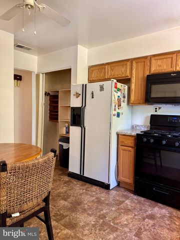 711 APPLETREE CT, Claymont, DE 19703