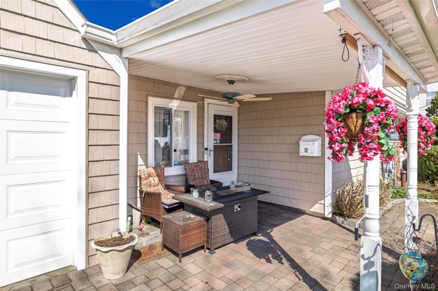 12 Link Lane, Hicksville, NY 11801