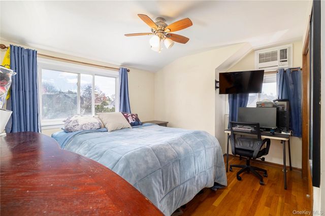 12 Link Lane, Hicksville, NY 11801