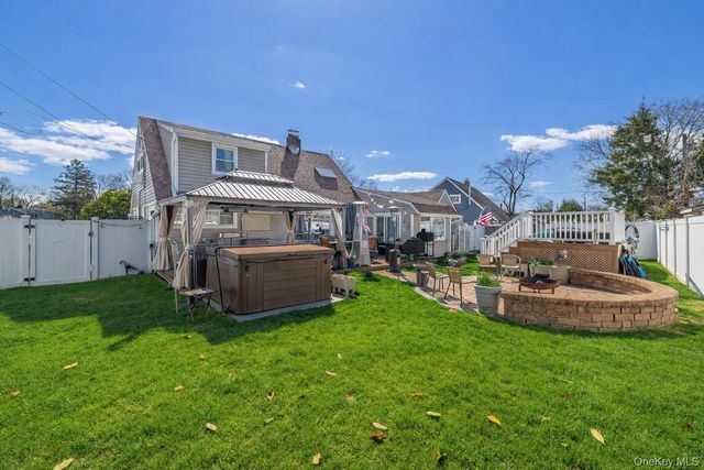 12 Link Lane, Hicksville, NY 11801